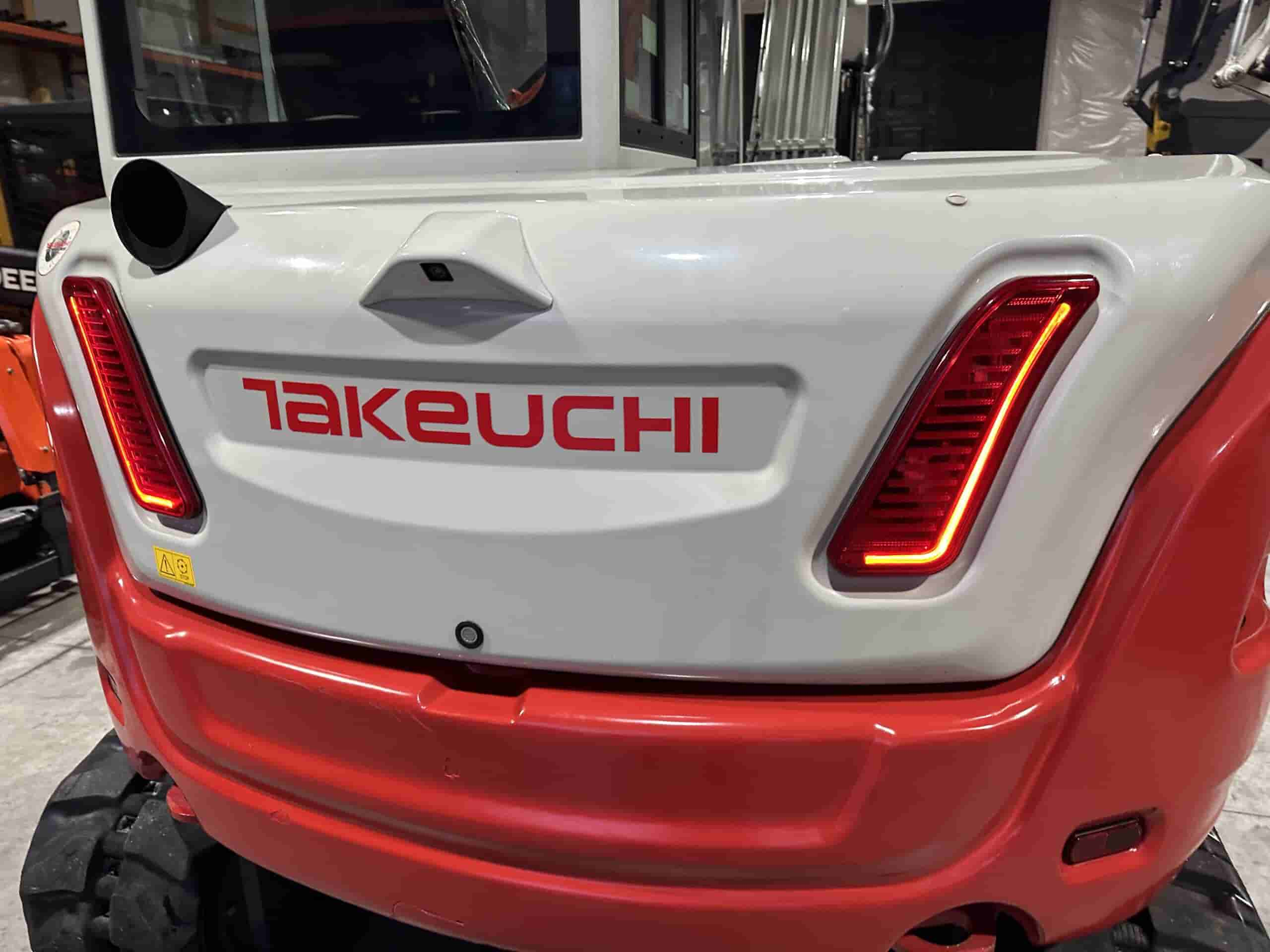 2021 TAKEUCHI TB370
